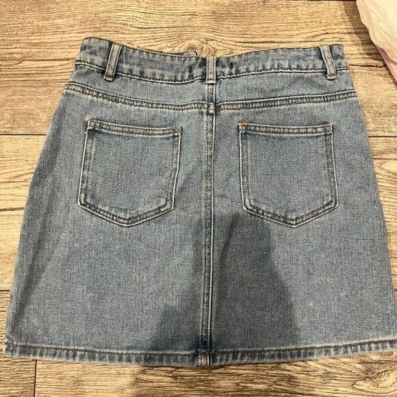 Forever 21 Small Womens Denim Jean Skirt With Pockets Zipper and Button - Picture 2 of 3